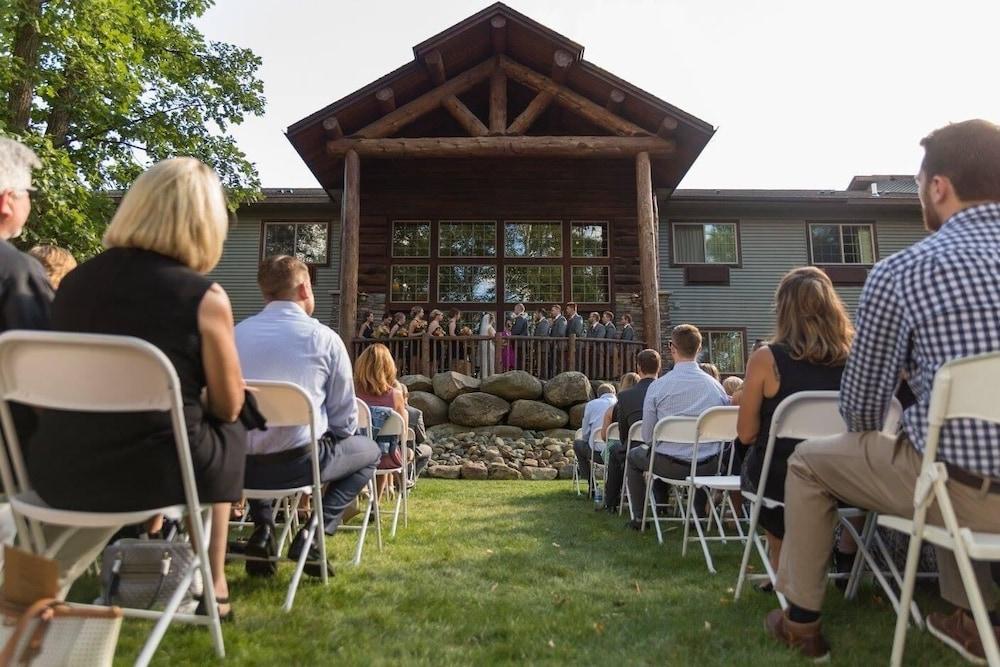Whitefish Lodge and Suites photo 16