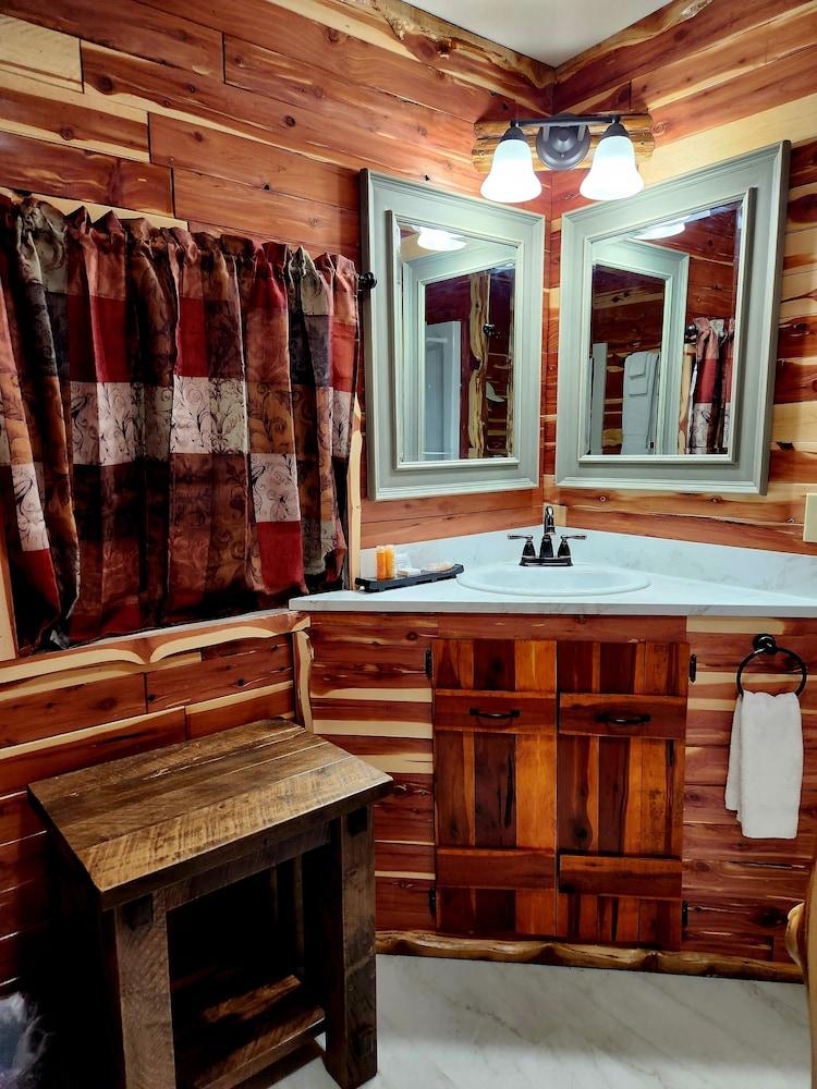 Log Cabin Inn photo 89