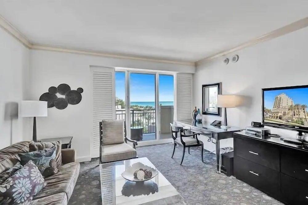 Private Residences at the Atlantic Resort and Spa photo 55