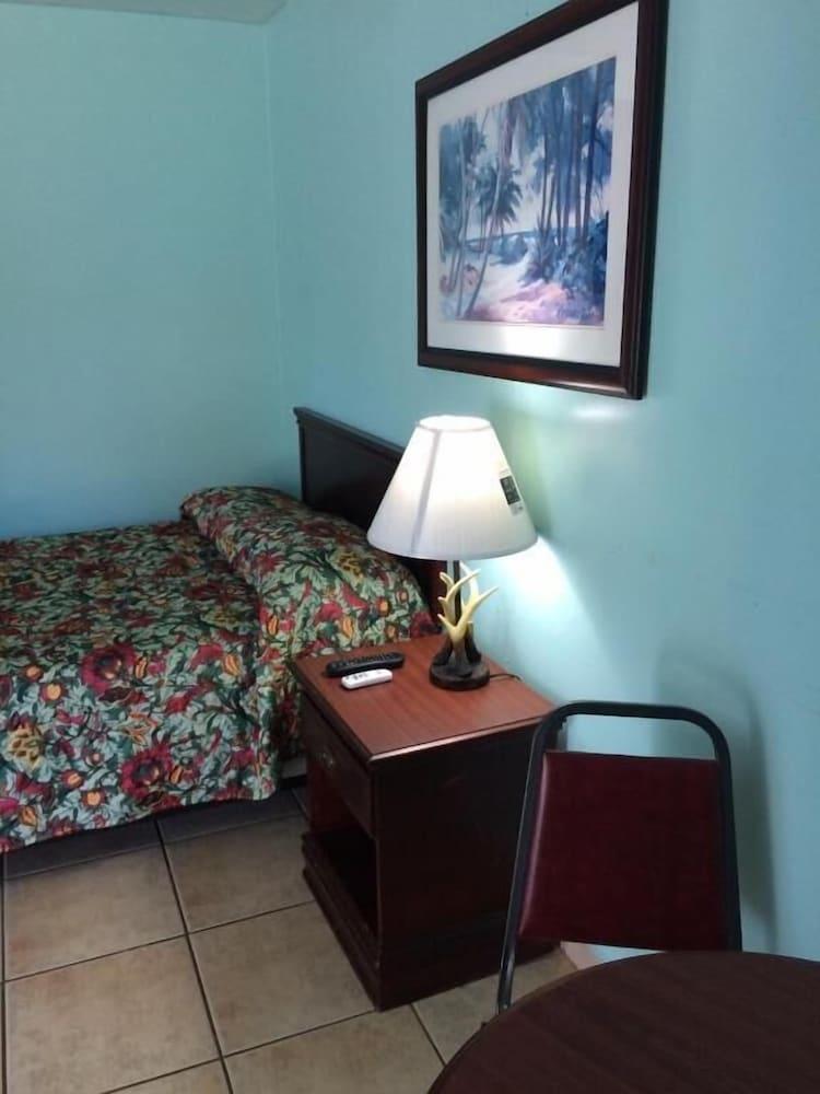 Skylark Motel photo 5