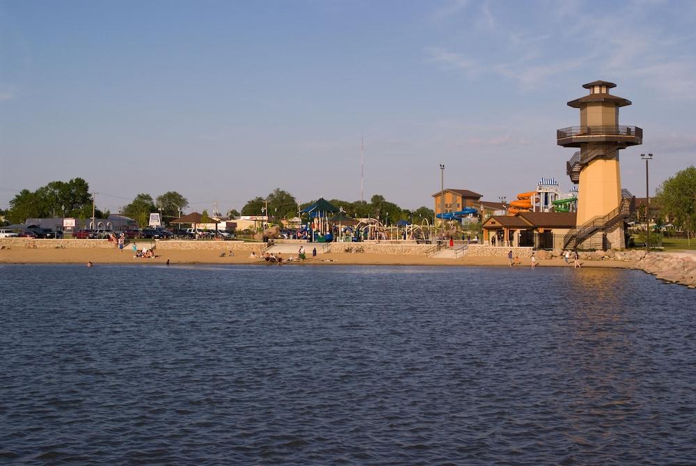King's Pointe Waterpark Resort photo 9