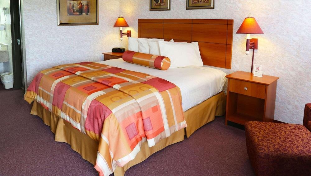 Magnuson Hotel Howell photo 7