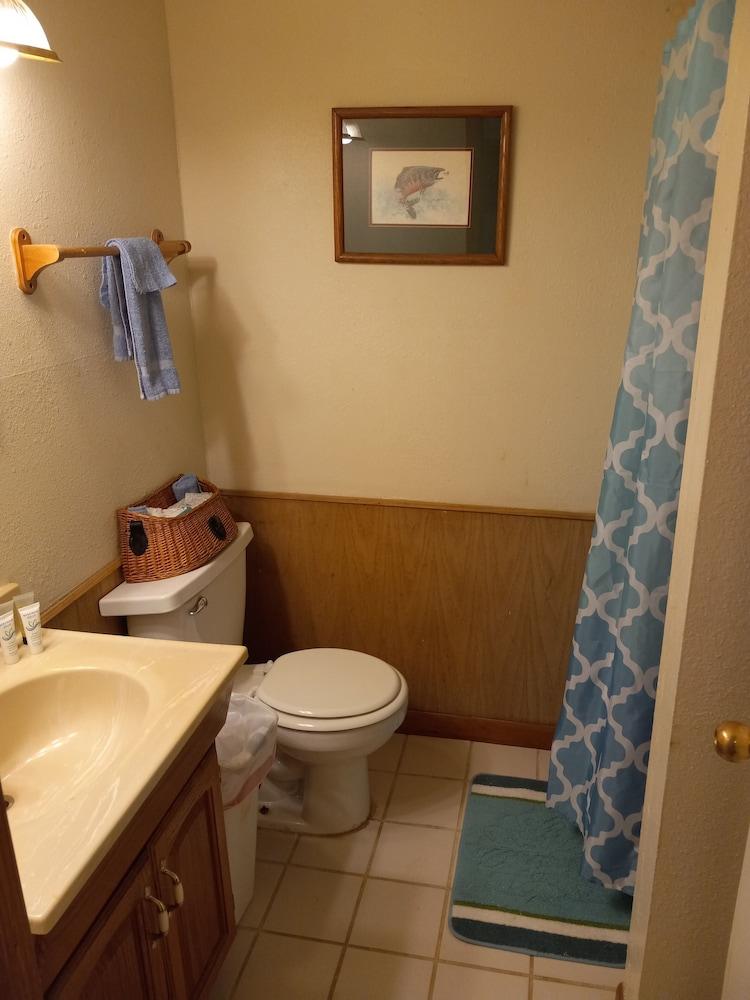 Cedar Falls Motel photo 17