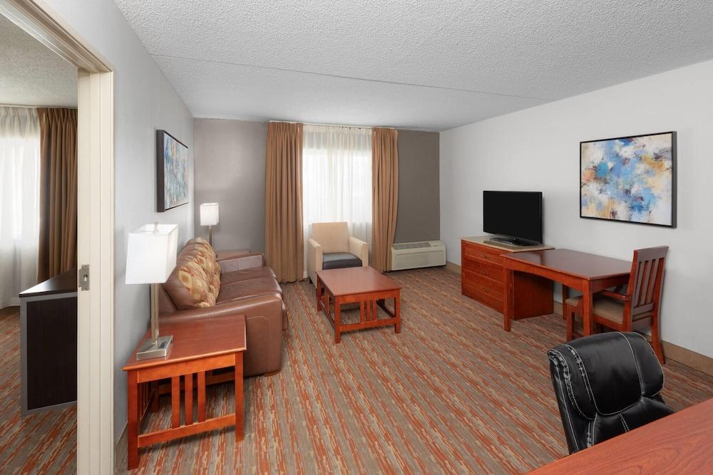 Endeavor Inn & Suites, Trademark Collection by Wyndham photo 27