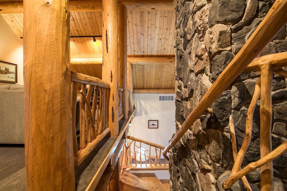 Pineview Lodge photo 44