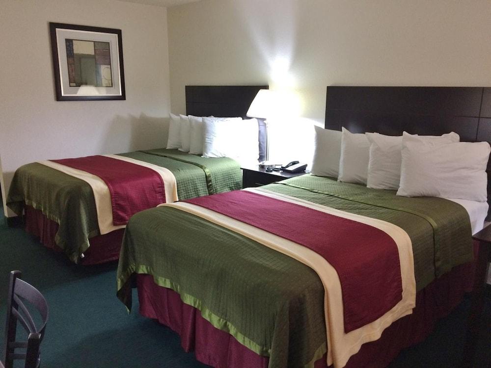 Travel Inn & Suites photo 6