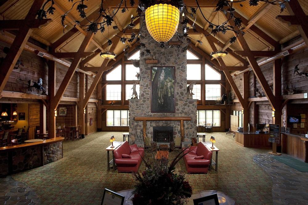 Hope Lake Lodge & Indoor Waterpark photo 2