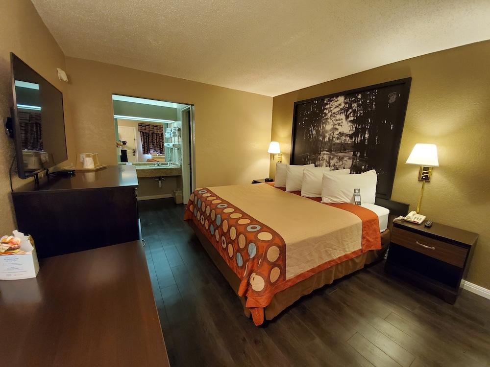 Super 8 by Wyndham Abilene North photo 3