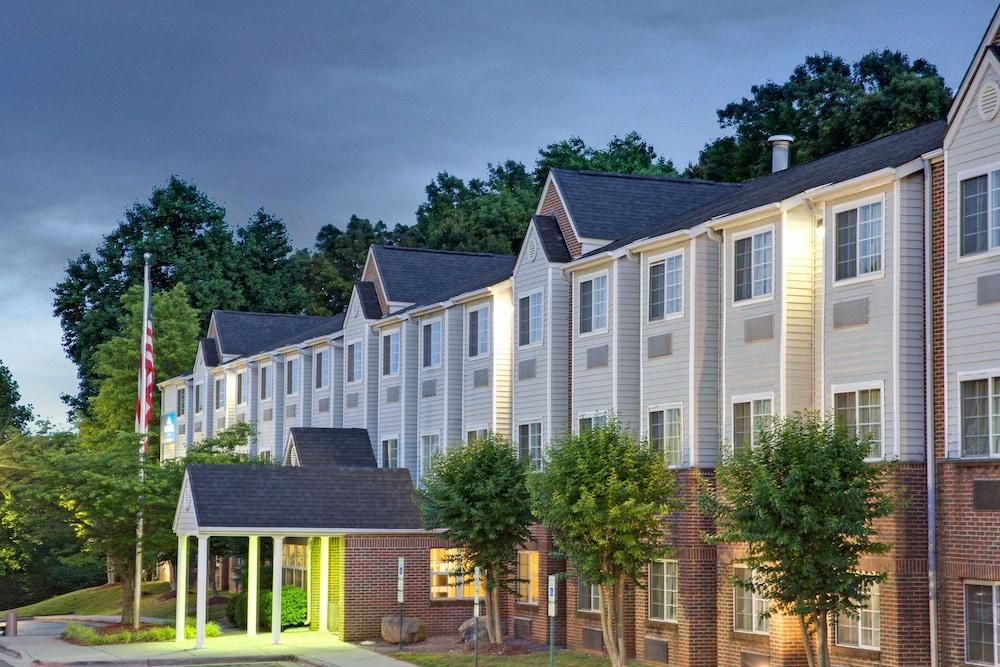 Microtel Inn by Wyndham Charlotte/University Place photo 1