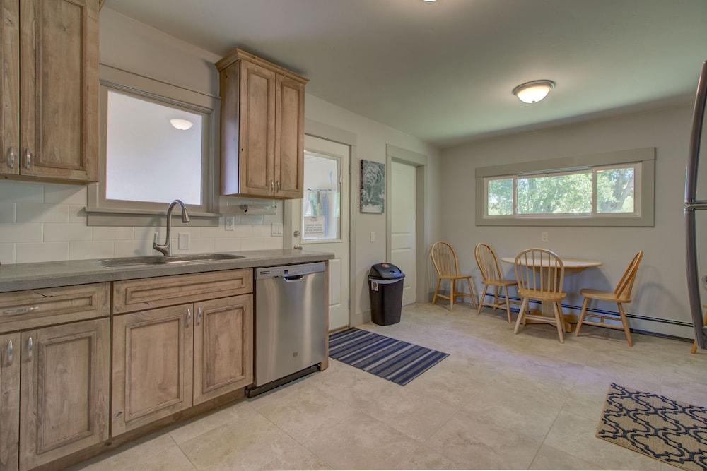 The Lodges of Oak Creek photo 17