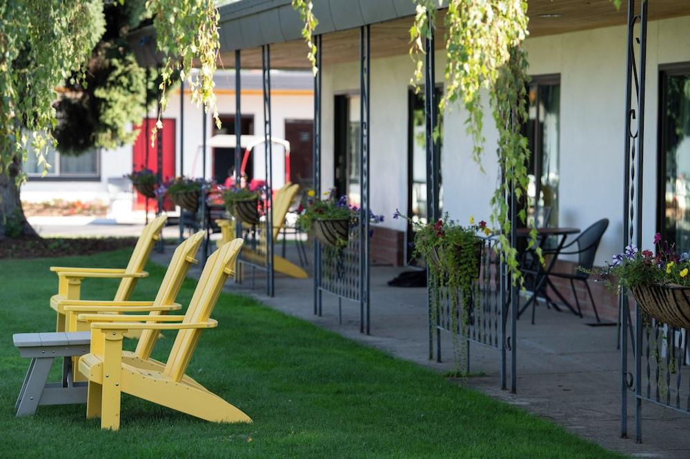 The Sapphire Motel photo 47