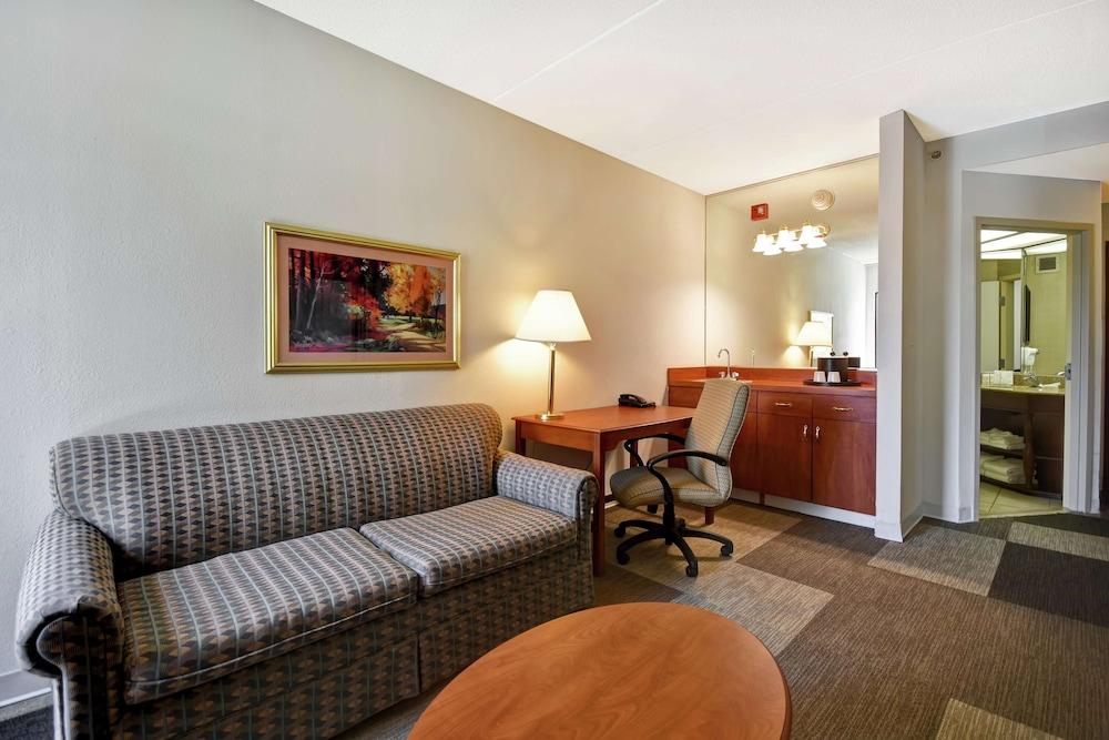 Comfort Inn & Suites Mt. Holly - Westampton photo 58