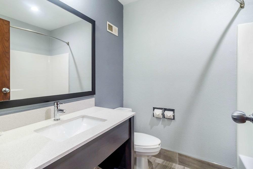 Quality Inn Danville photo 46