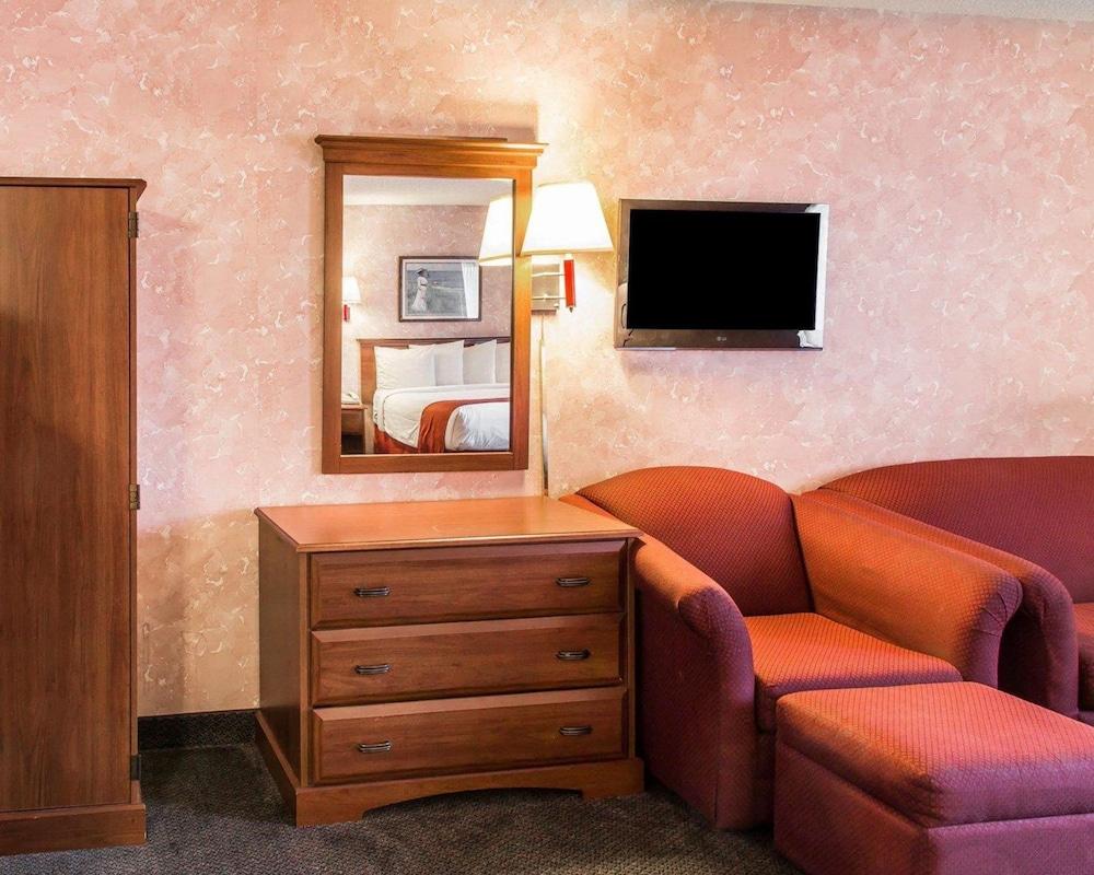 Econo Lodge Longmont East photo 18