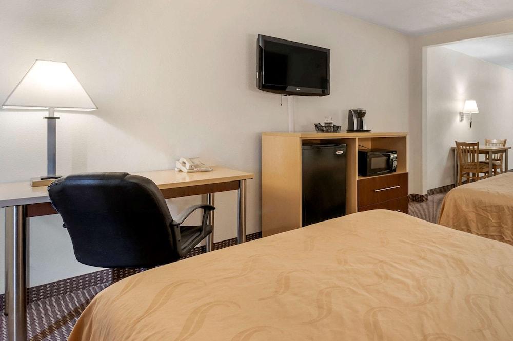 Quality Inn & Suites photo 17