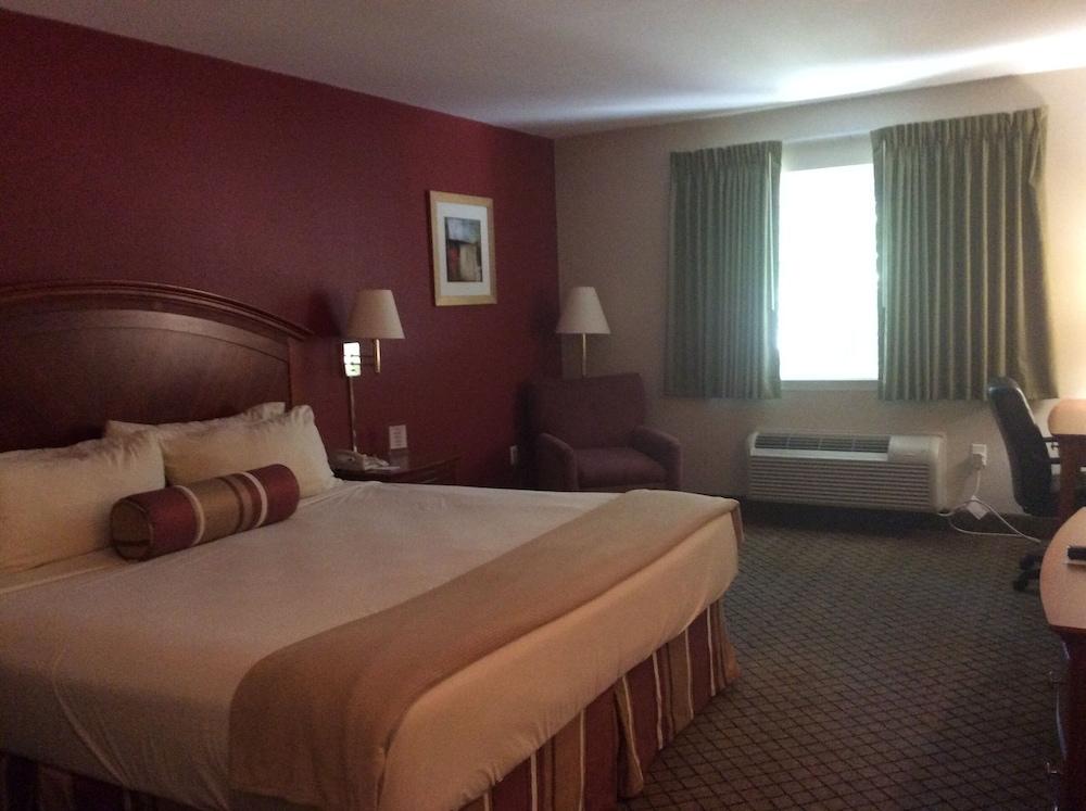 Riverside Hotel photo 3