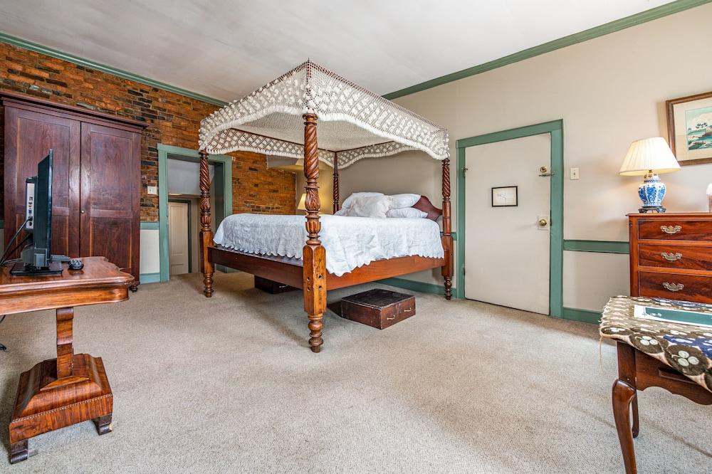 Wayside Inn photo 47