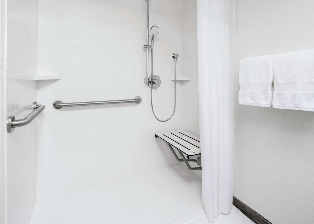 Hampton Inn Austin North @ I - 35 & Hwy 183 photo 15