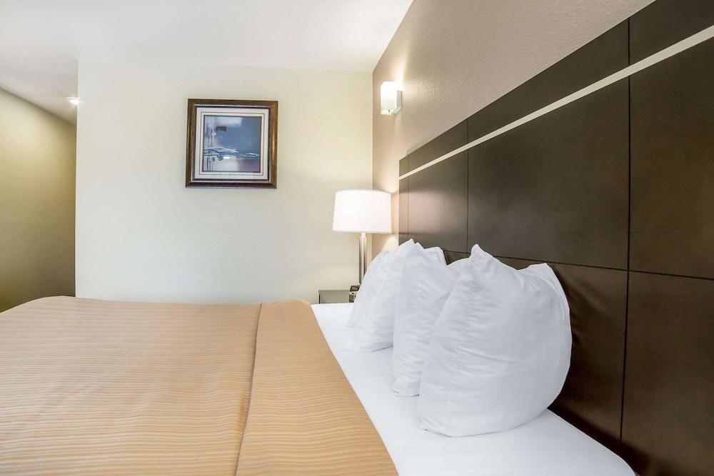 Quality Inn & Suites Elko photo 12