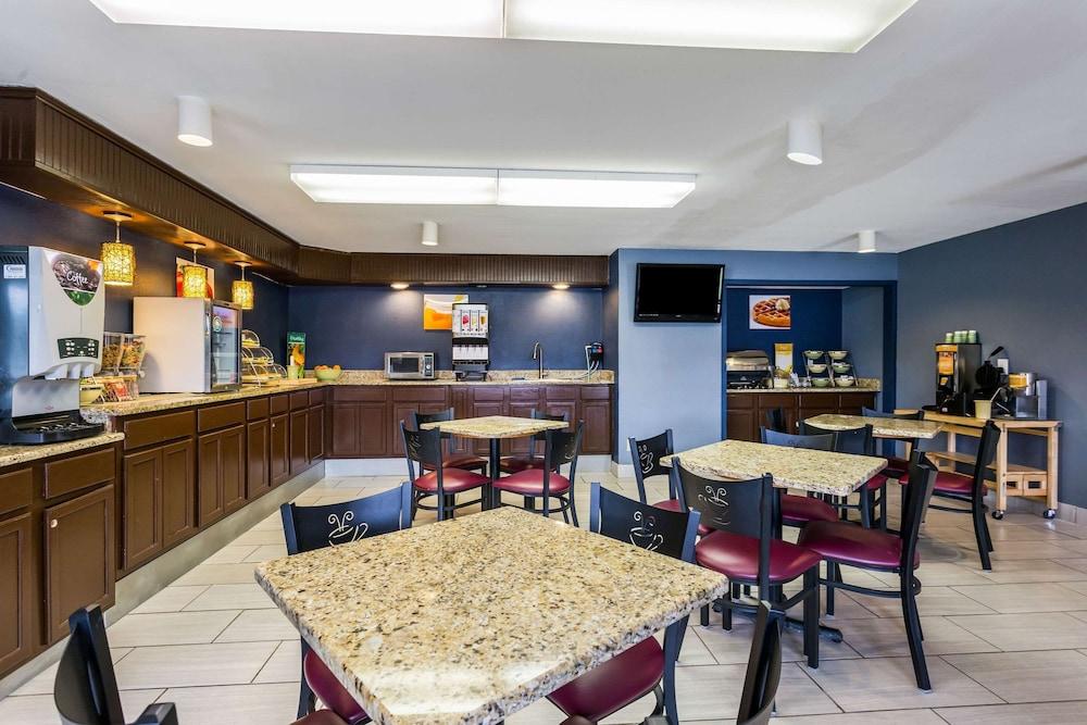 Quality Inn Indianola photo 48