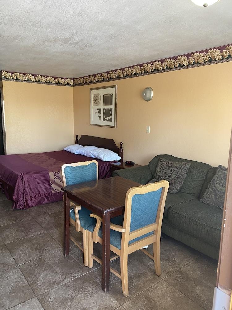 Executive Inn and Suites photo 20