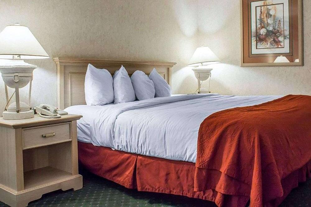 La Quinta Inn & Suites by Wyndham Safford Copper Valley photo 2