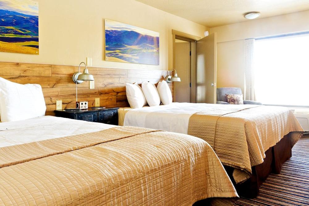 Blue Lakes Inn & Extended Stay photo 9
