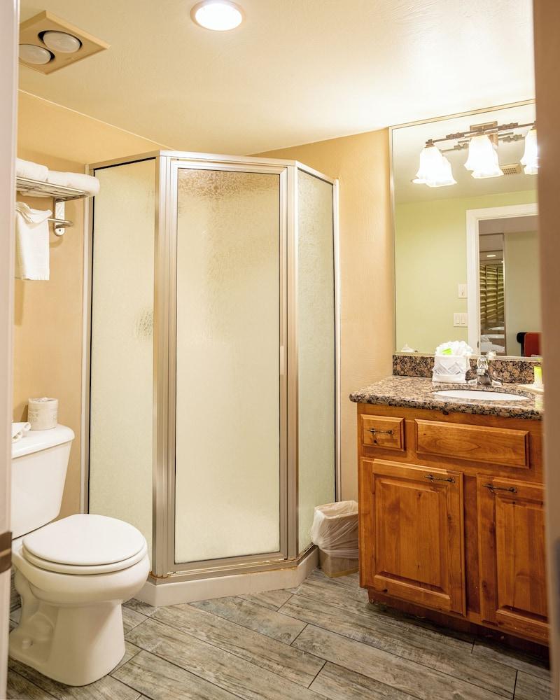 Petty Ranch Inn photo 66