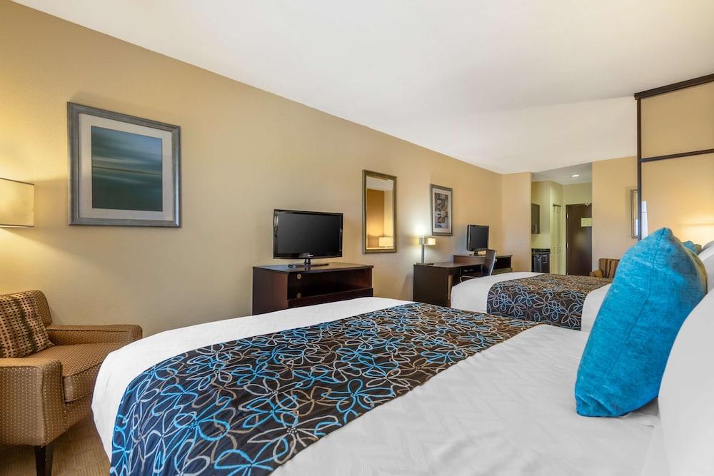 Best Western Plus Lytle Inn & Suites photo 7