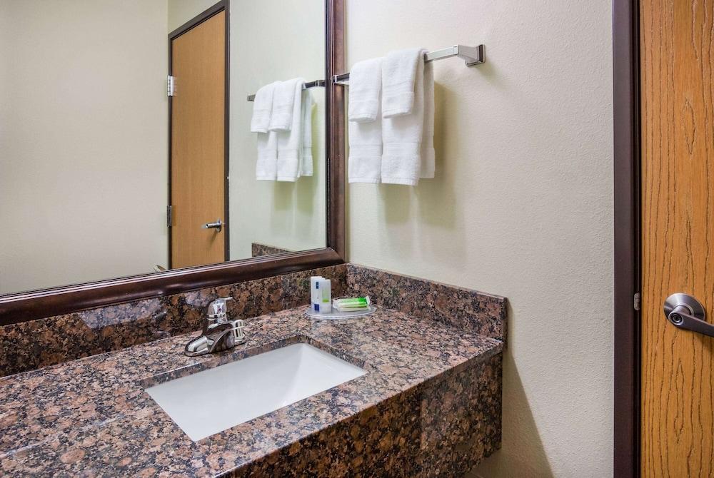 AmericInn by Wyndham Mora photo 17