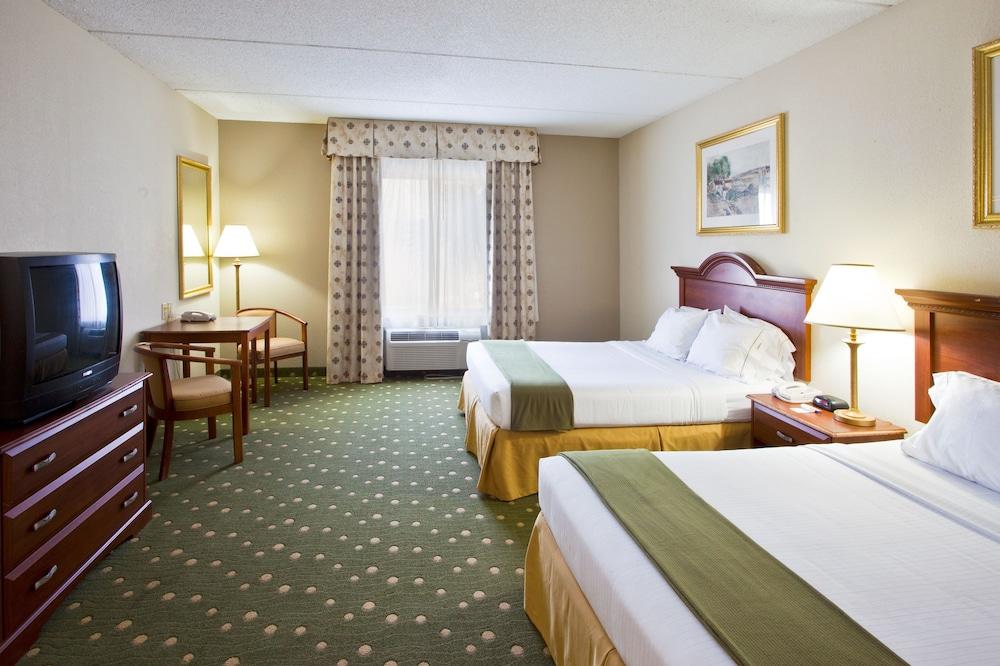 Holiday Inn Express & Suites Live Oak by IHG photo 10