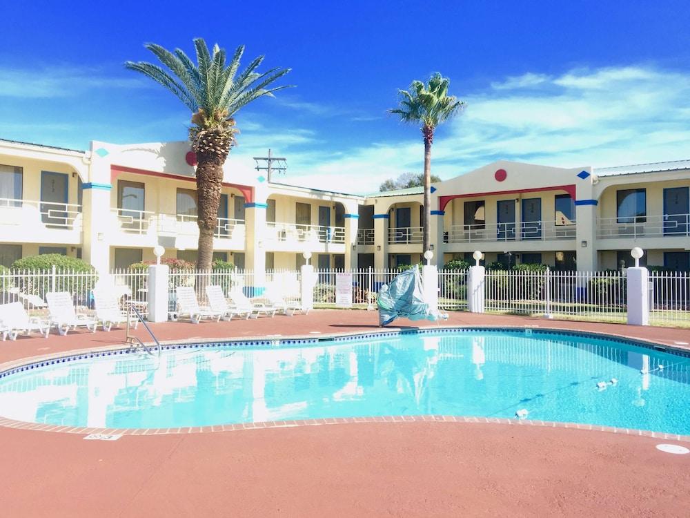 Americas Best Value Inn Beaumont, TX photo 2