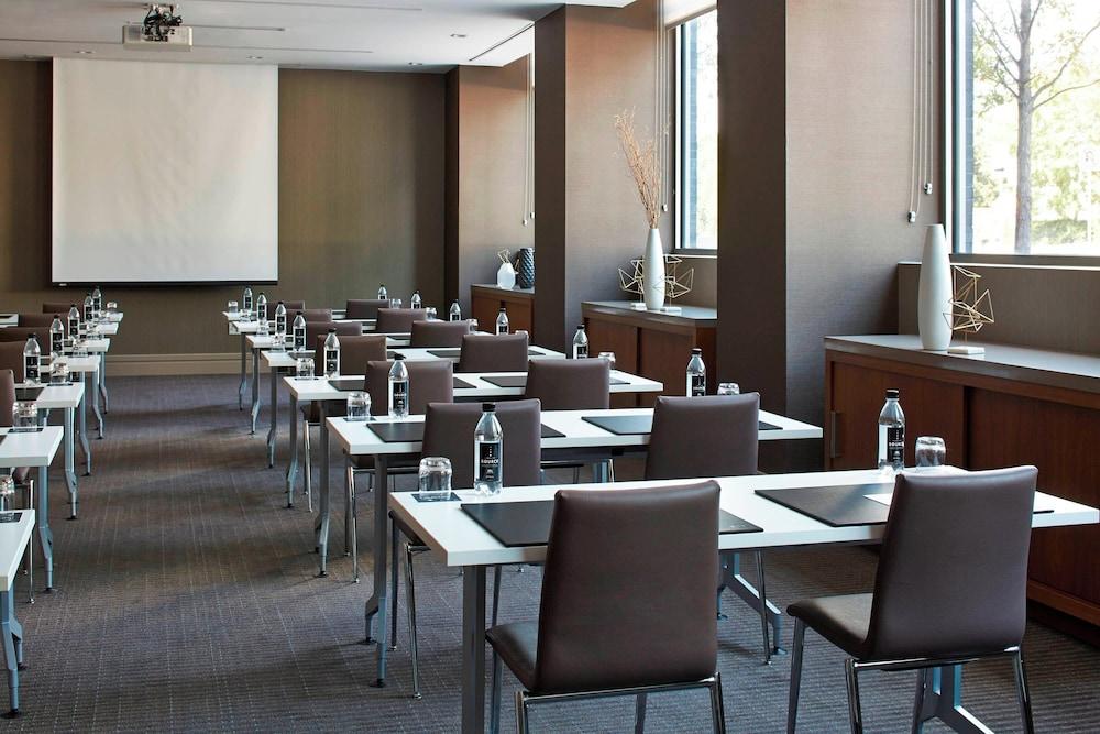 AC Hotel Atlanta Buckhead at Phipps Plaza photo 26