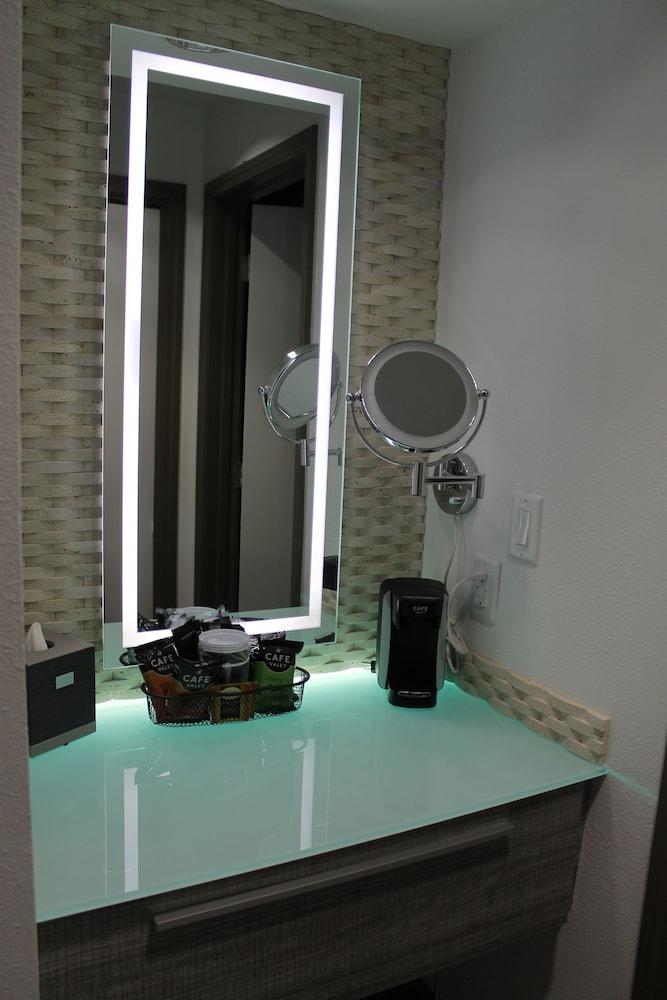 Regalia Hotel & Conference Center photo 5