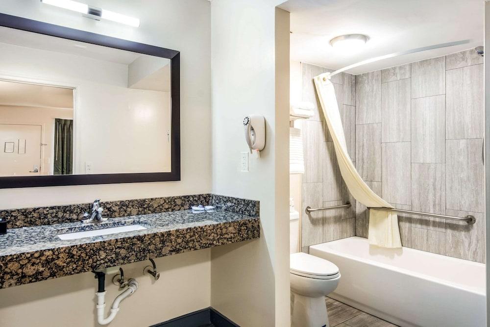 Rodeway Inn Richmond South photo 14