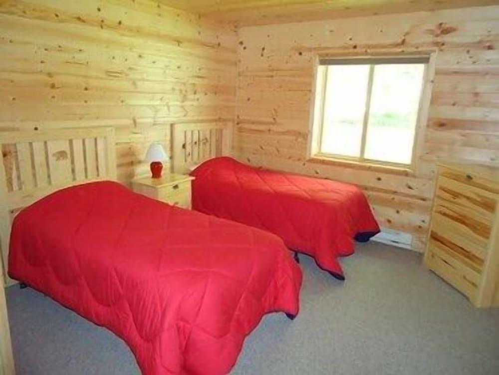 Red Door Resort & Motel photo 12