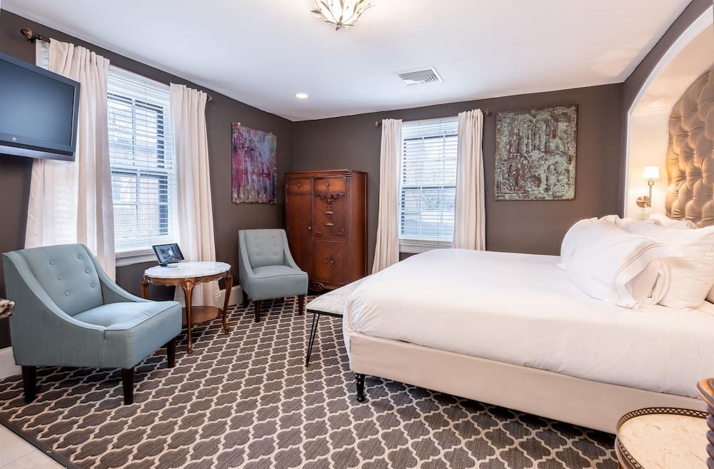 The DWIGHT D Hotel photo 66