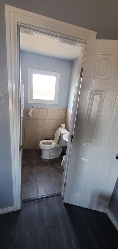 Town & Country Motel photo 20
