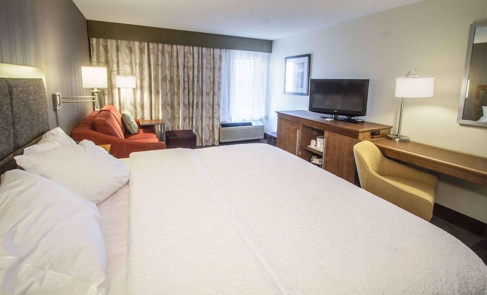 Hampton Inn South Haven photo 10