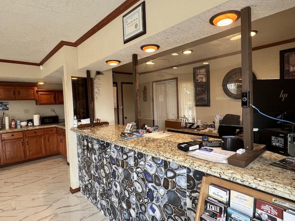 Americas Best Value Inn Edna — hotel in Edna