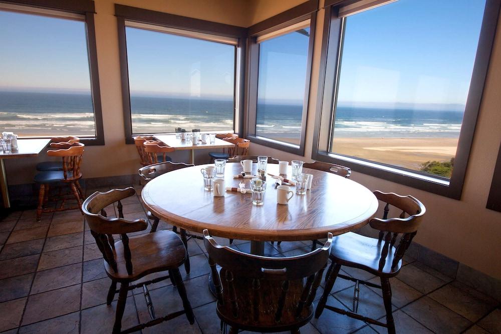 Shilo Inns Newport Oceanfront photo 32