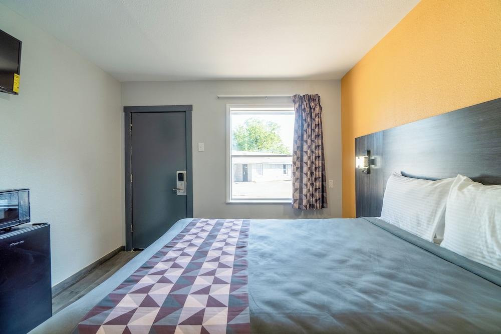 Royal Inn by OYO photo 72