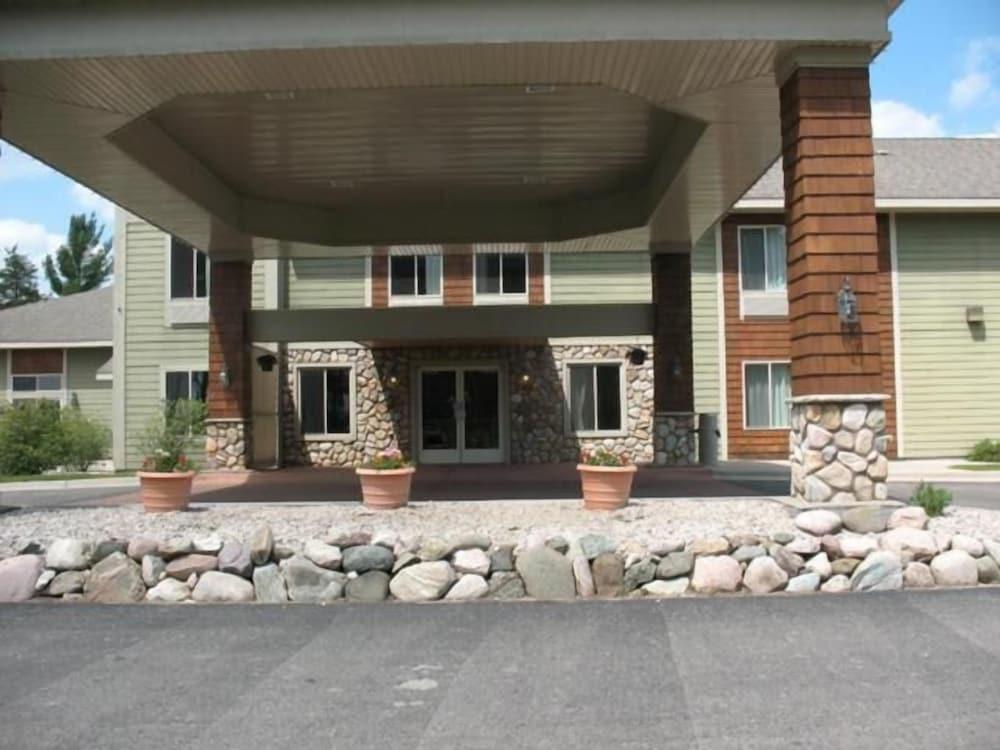 Pellston Lodge photo 28