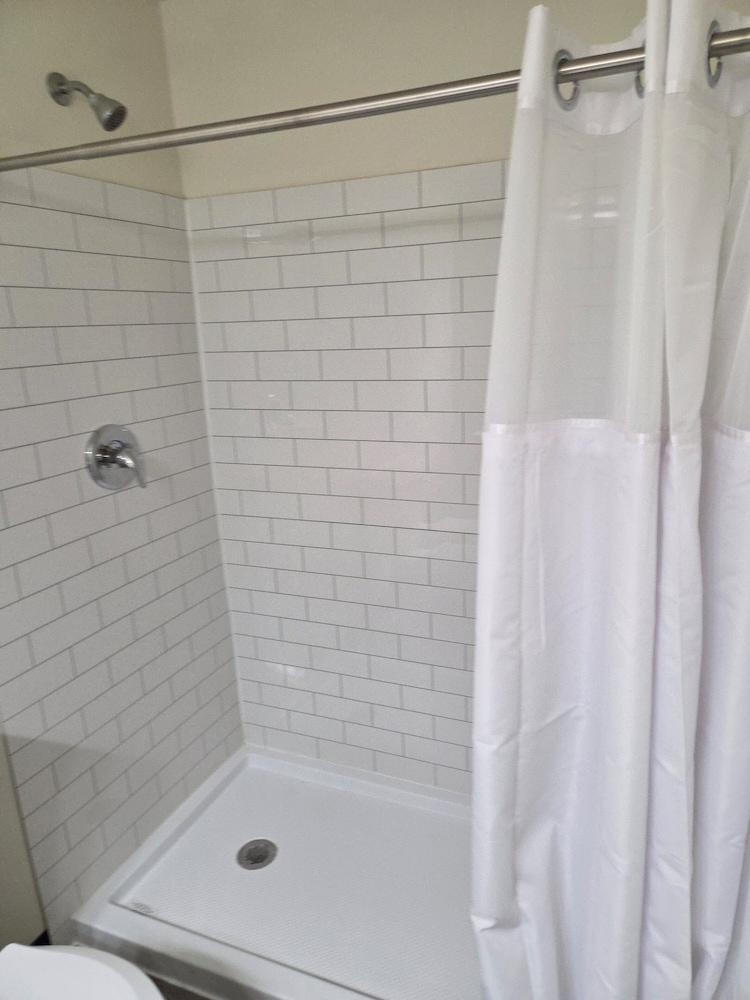 New Western Inn & Suites photo 8