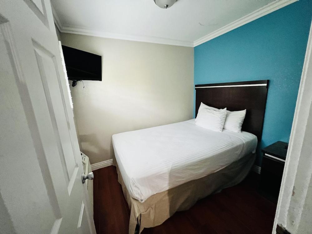 Casa Blanca Hotel - Orange photo 11