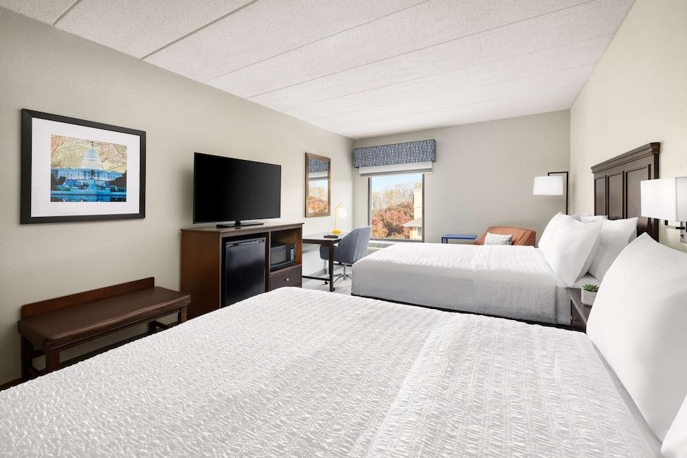 Hampton Inn Columbia photo 23