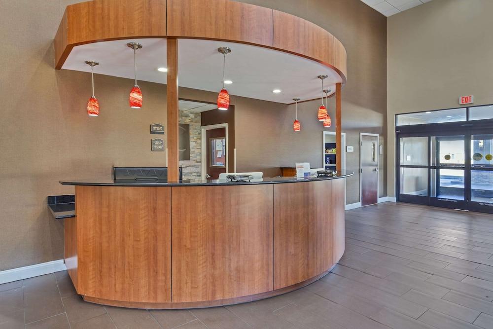 Comfort Suites Wilson I-95 photo 6