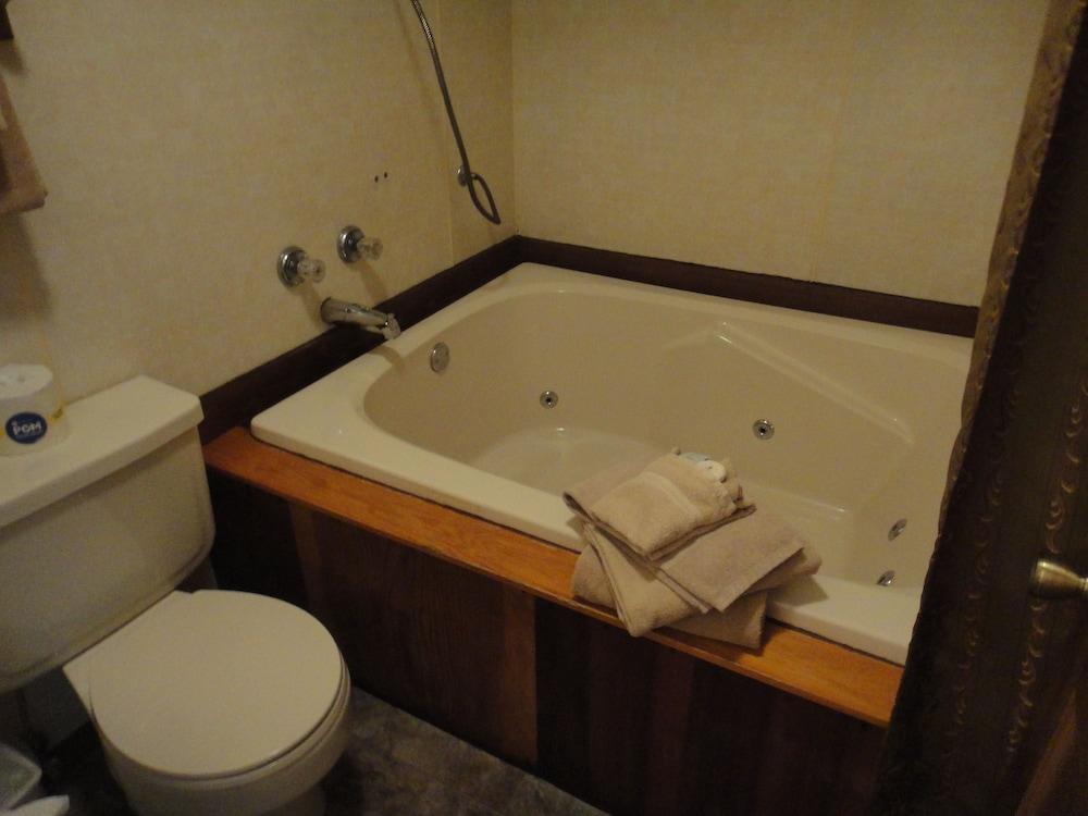 Brackenridge Lodge photo 16