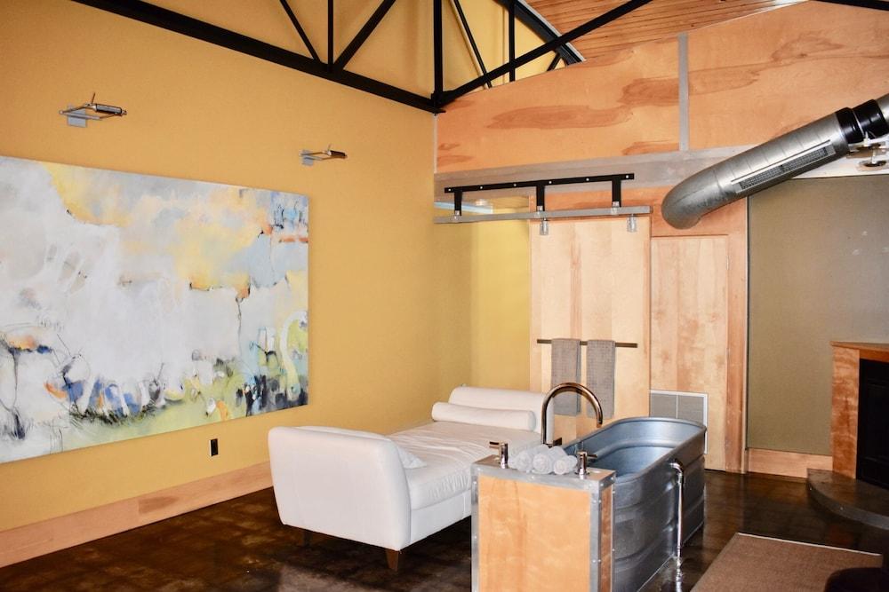 The Hangar Lofts Hotel photo 26