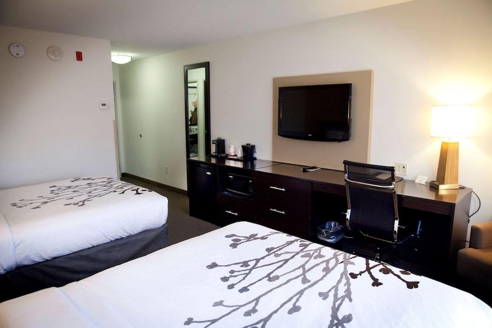 Sleep Inn & Suites Moundsville - Wheeling photo 44